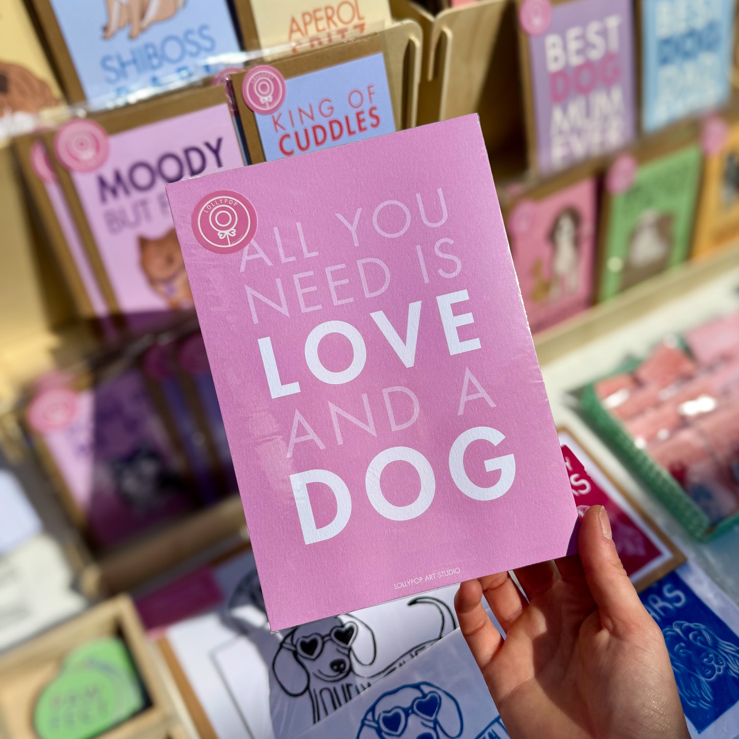 Affiche A5 All you need is love and a dog