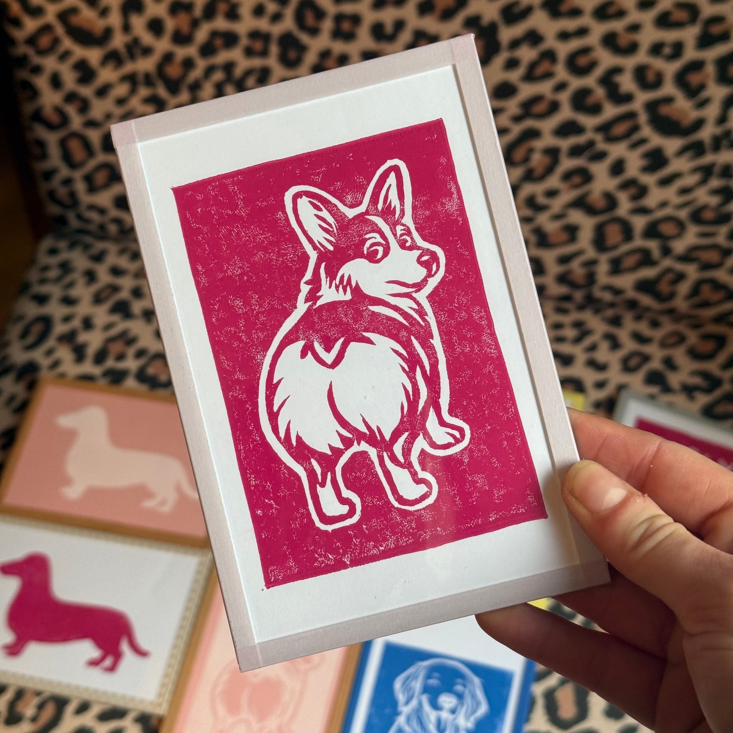 Linogravure encadrée Corgi Rouge