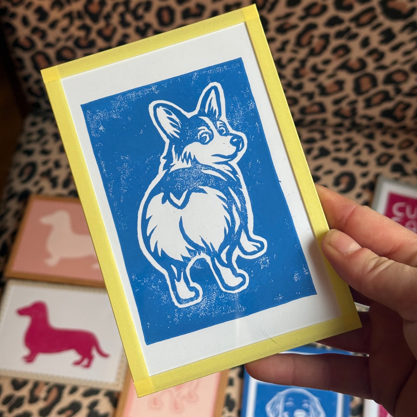 Linogravure encadrée Corgi Bleu